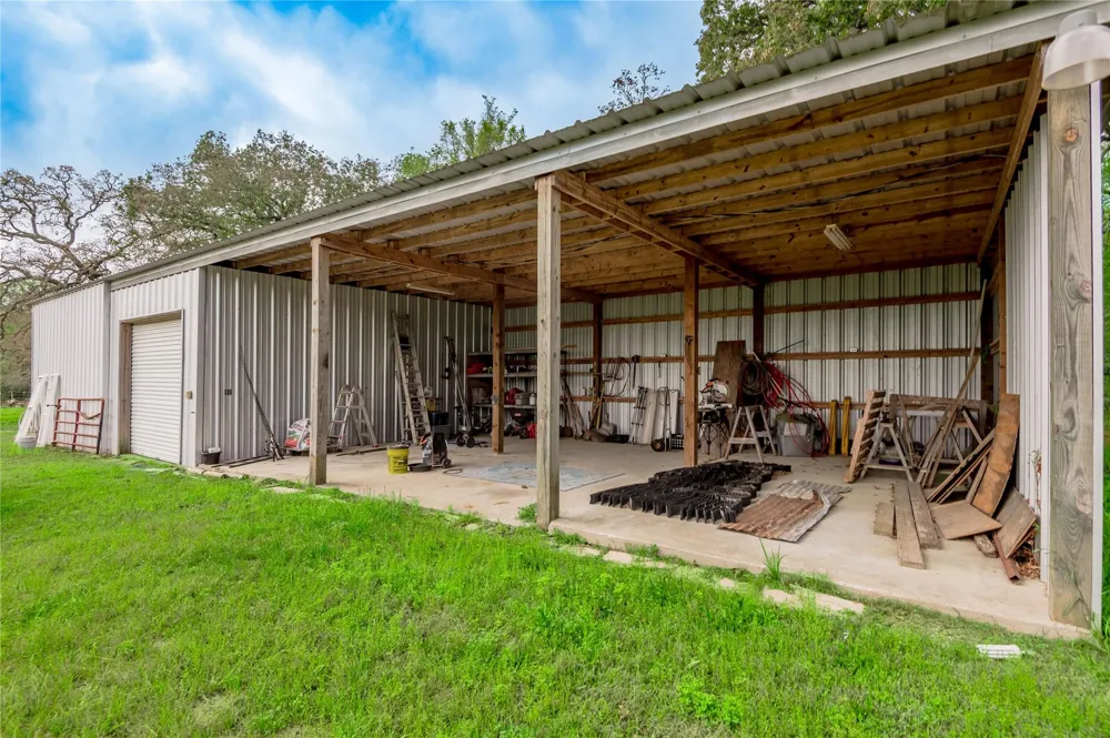 758 Wire Road Huntsville, TX 77320