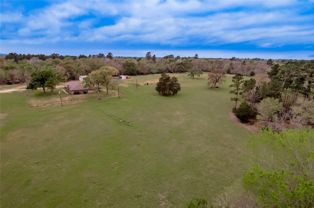 758 Wire Road Huntsville, TX 77320