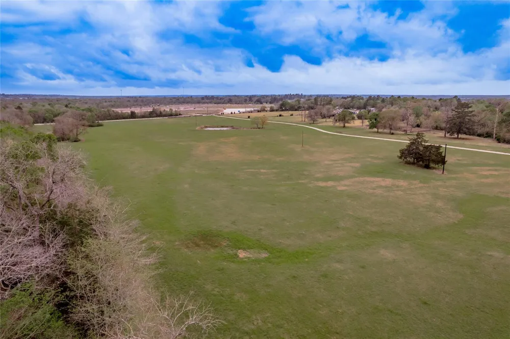 758 Wire Road Huntsville, TX 77320
