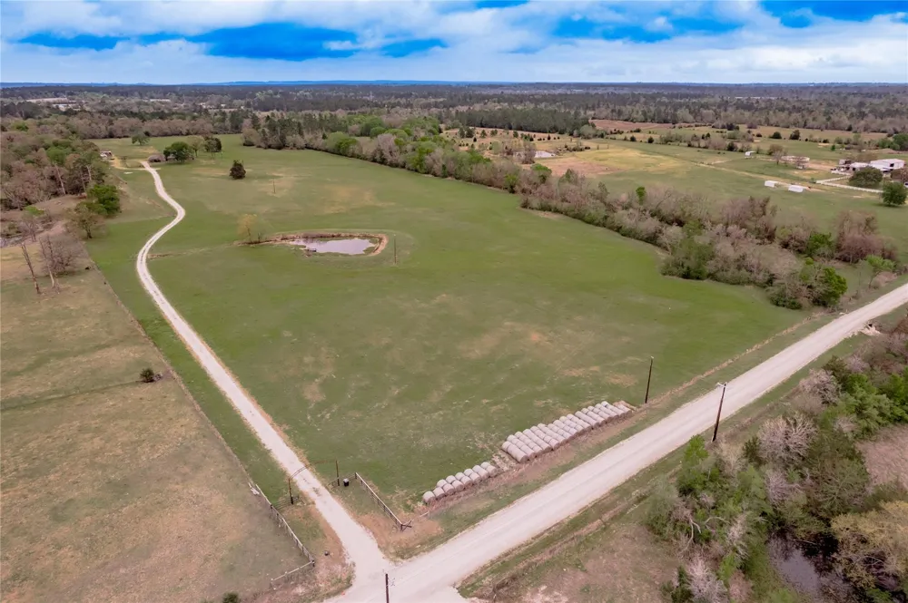 758 Wire Road Huntsville, TX 77320