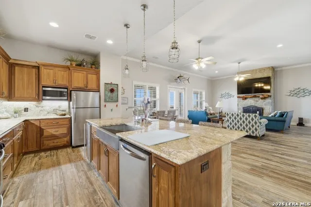 125 DOCKSIDE DR Rockport, TX 78382