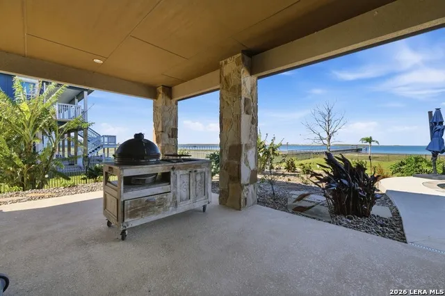125 DOCKSIDE DR Rockport, TX 78382