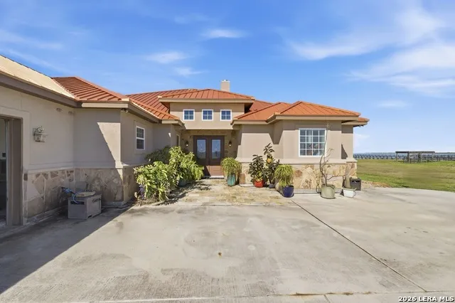 125 DOCKSIDE DR Rockport, TX 78382