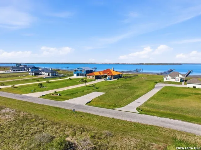 125 DOCKSIDE DR Rockport, TX 78382
