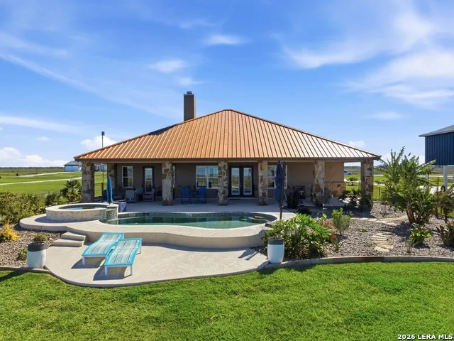 125 DOCKSIDE DR Rockport, TX 78382