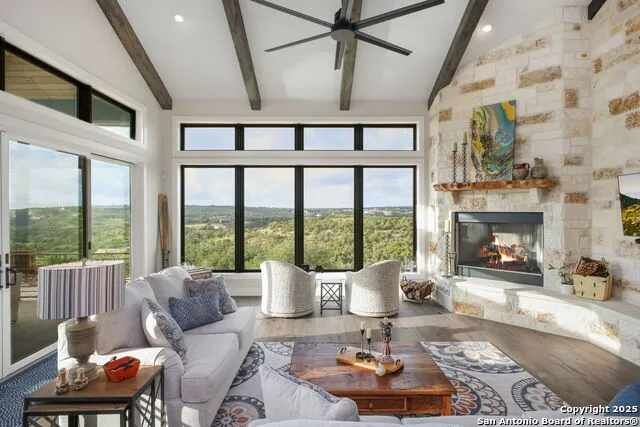 1023 Comanche Rdg New Braunfels, TX 78132
