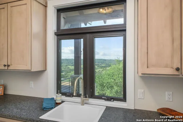 1023 Comanche Rdg New Braunfels, TX 78132