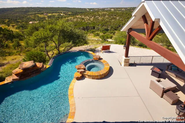 1023 Comanche Rdg New Braunfels, TX 78132