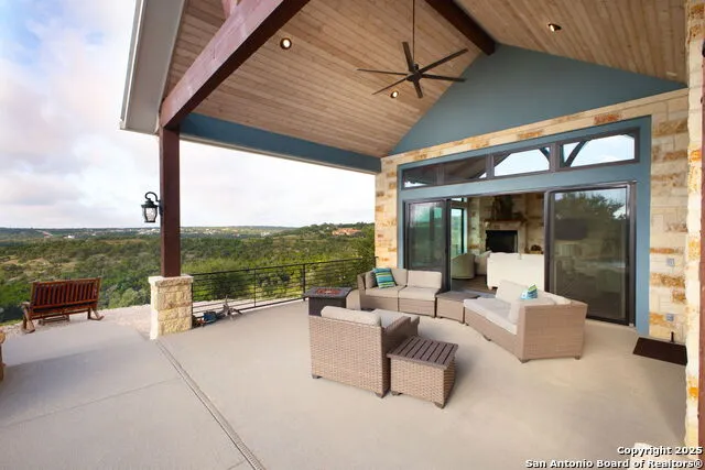 1023 Comanche Rdg New Braunfels, TX 78132