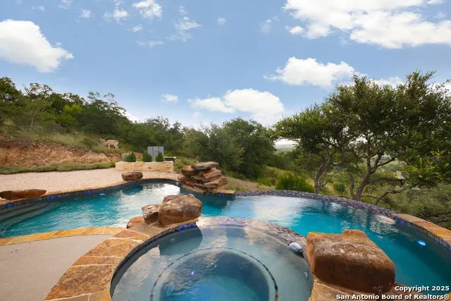 1023 Comanche Rdg New Braunfels, TX 78132