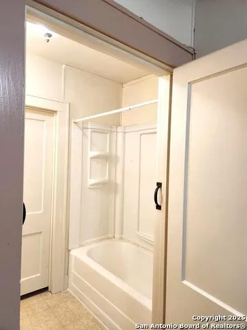 303 milam Pettus, TX 78146