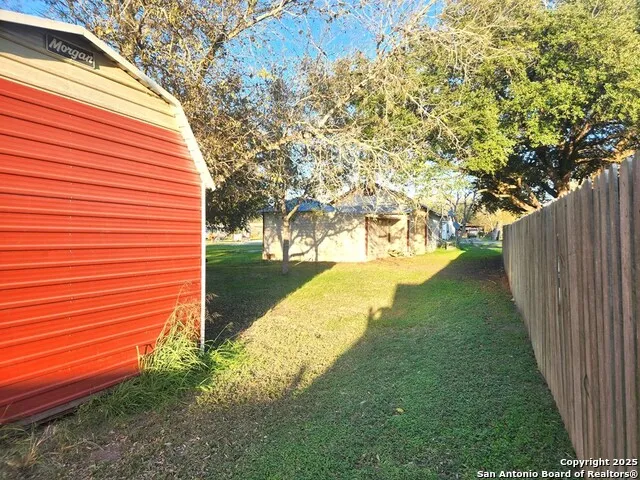 303 milam Pettus, TX 78146