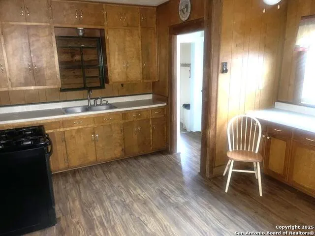 303 milam Pettus, TX 78146