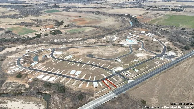 207 Resort Ct Fredericksburg, TX 78624