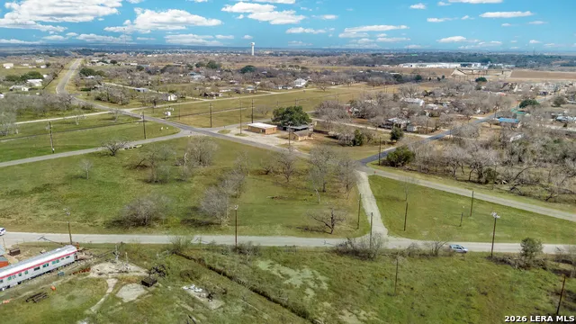 210 Bexar Elmendorf, TX 78112