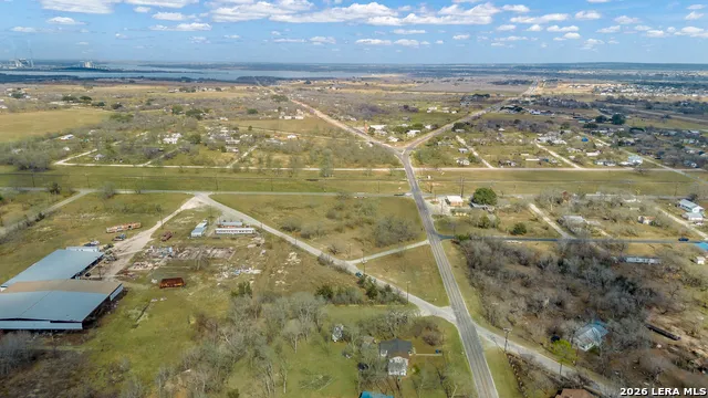 210 Bexar Elmendorf, TX 78112