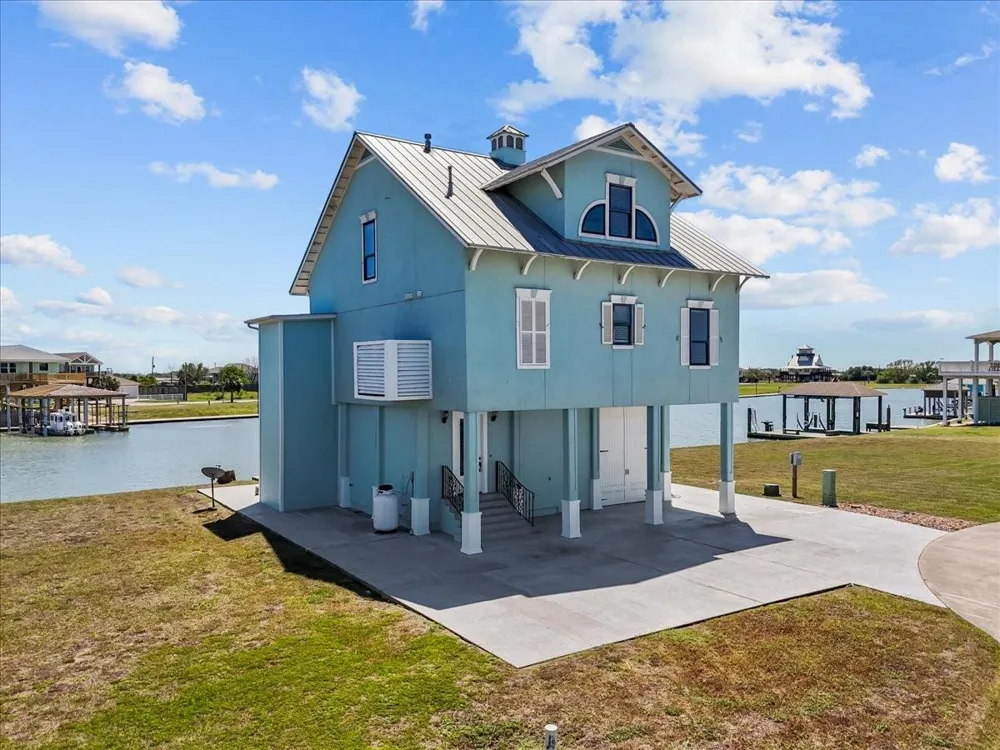 2000 Laguna Harbor Cove Boulevard Port Bolivar, TX 77650