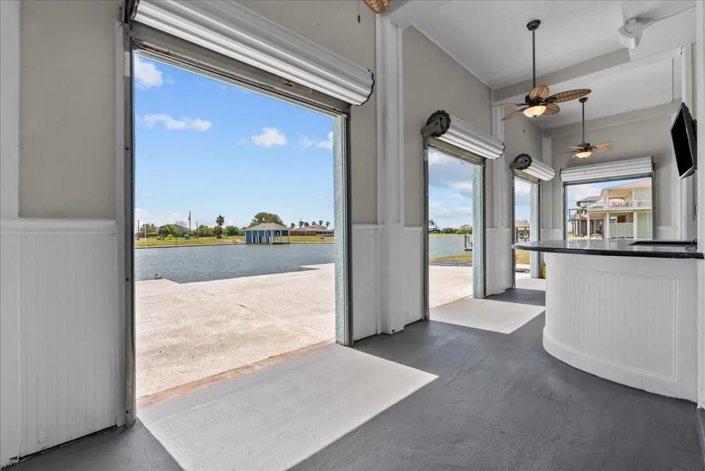 2000 Laguna Harbor Cove Boulevard Port Bolivar, TX 77650