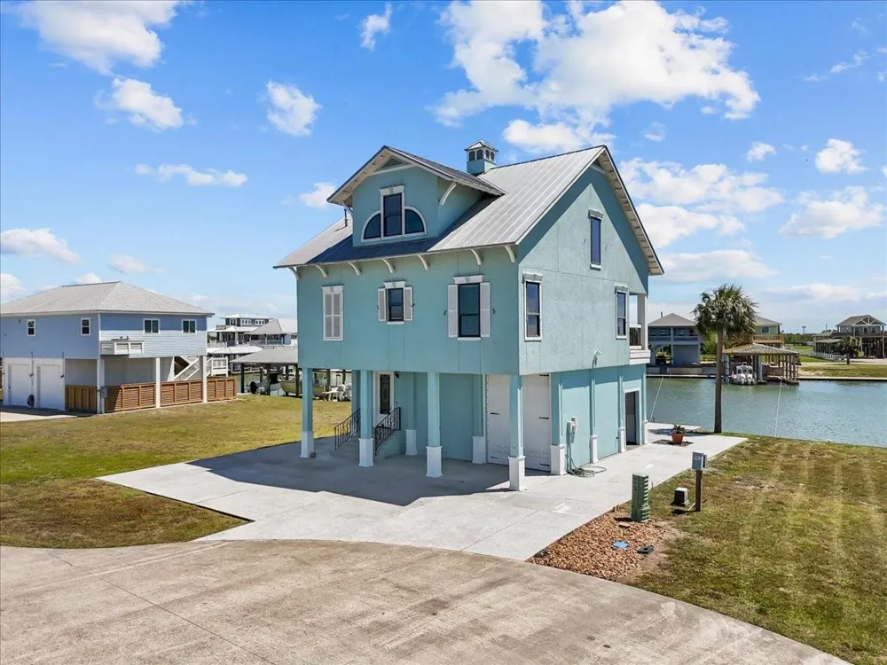 2000 Laguna Harbor Cove Boulevard Port Bolivar, TX 77650