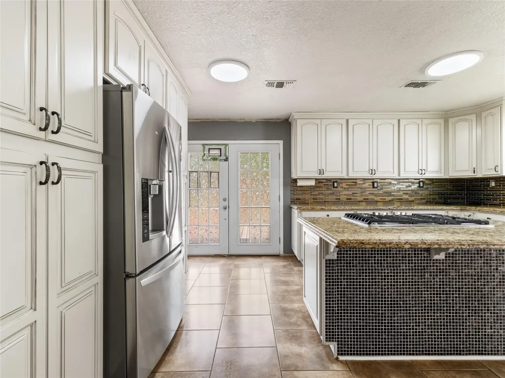 496 James Street Clute, TX 77531