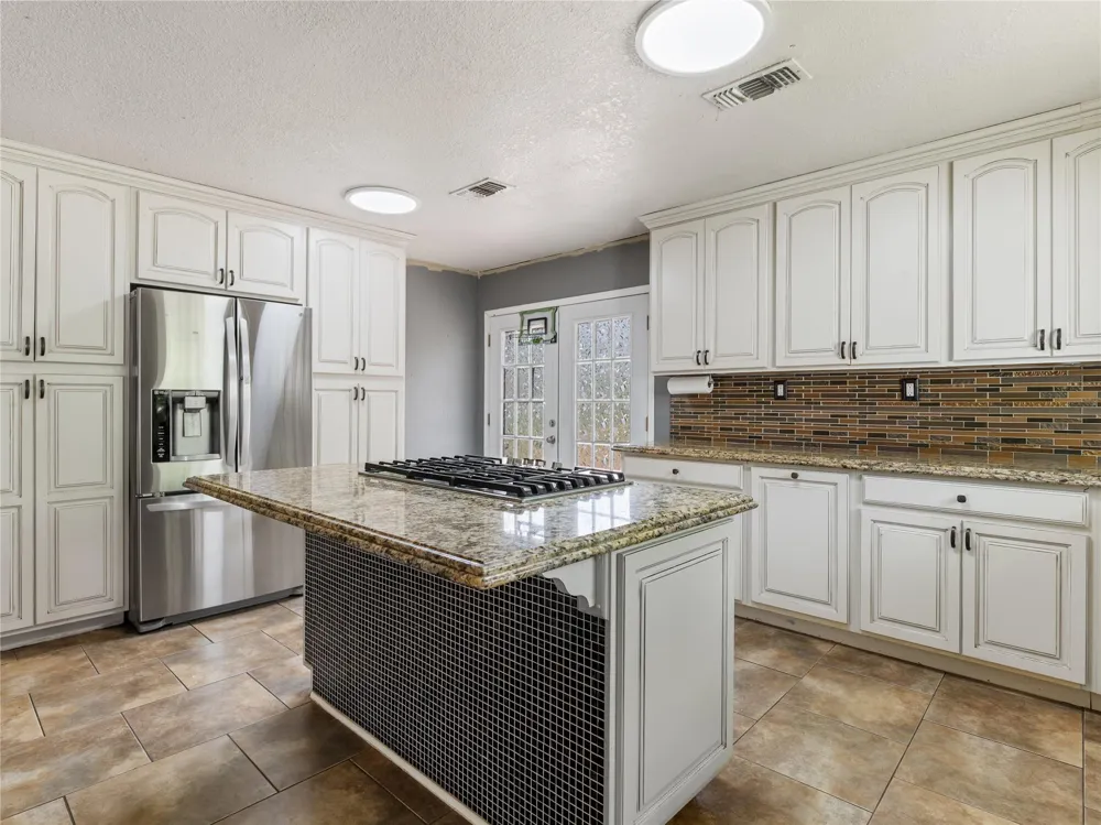 496 James Street Clute, TX 77531