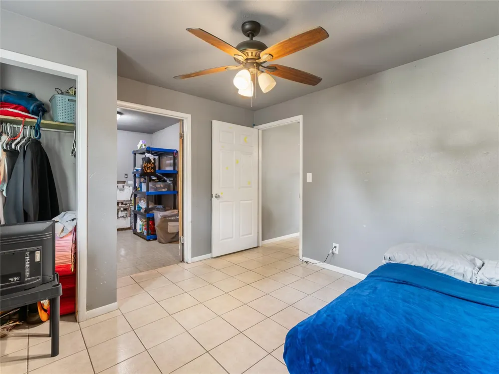 496 James Street Clute, TX 77531