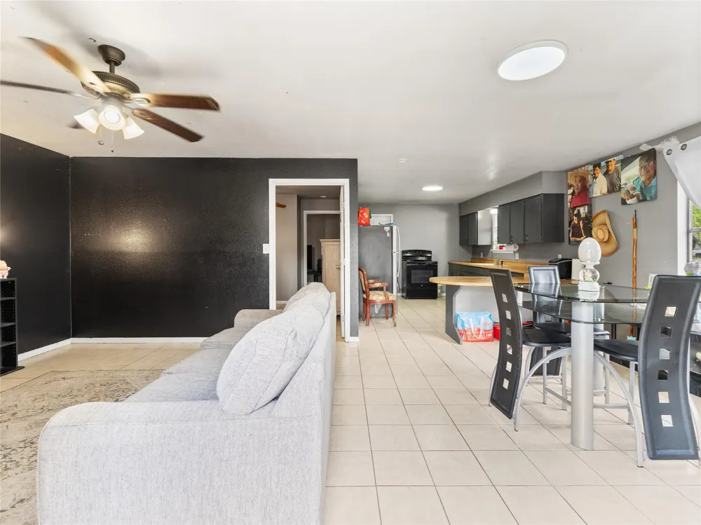 496 James Street Clute, TX 77531