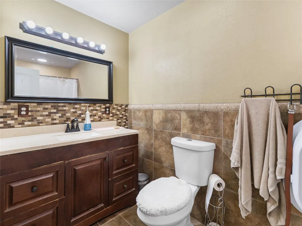 496 James Street Clute, TX 77531