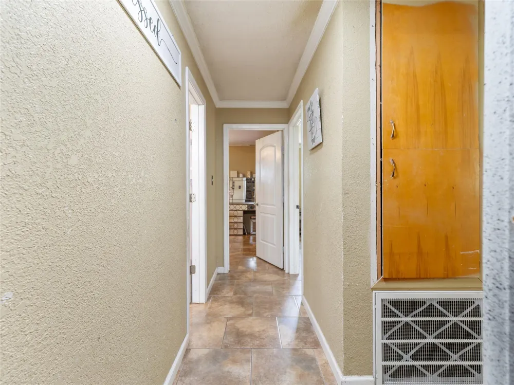 496 James Street Clute, TX 77531