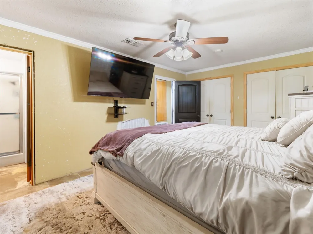 496 James Street Clute, TX 77531
