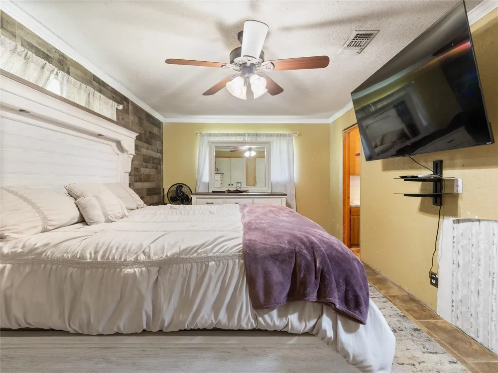 496 James Street Clute, TX 77531