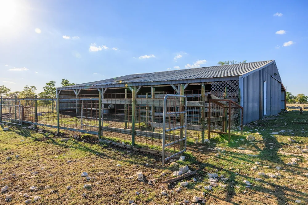 7158 S Us Hwy 87 Fredericksburg, TX 78624