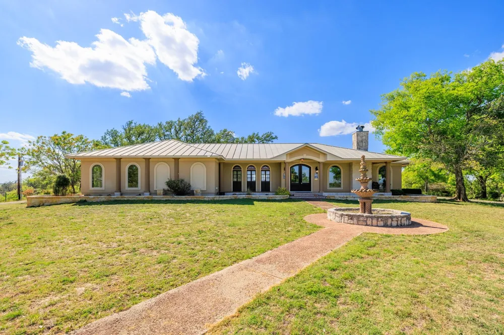 7158 S Us Hwy 87 Fredericksburg, TX 78624