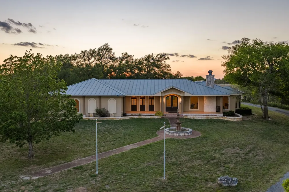 7158 S Us Hwy 87 Fredericksburg, TX 78624