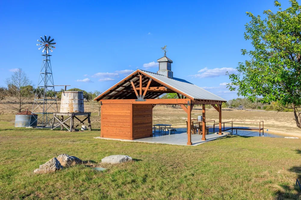 7158 S Us Hwy 87 Fredericksburg, TX 78624