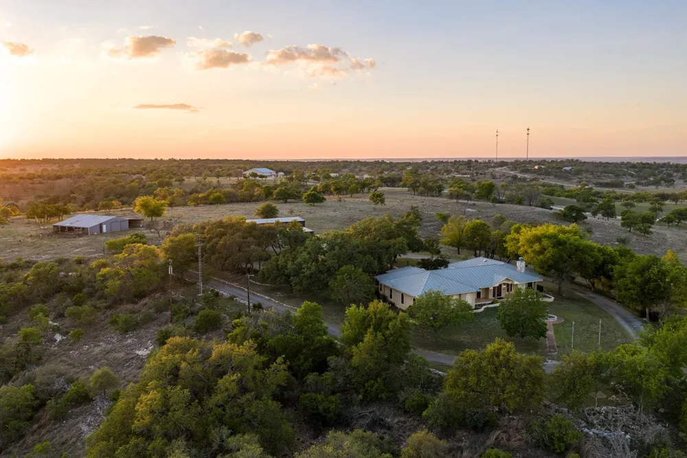 7158 S Us Hwy 87 Fredericksburg, TX 78624
