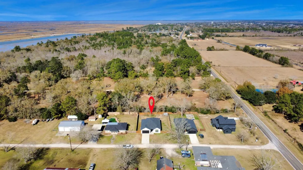 118 Nelson Road Anahuac, TX 77514
