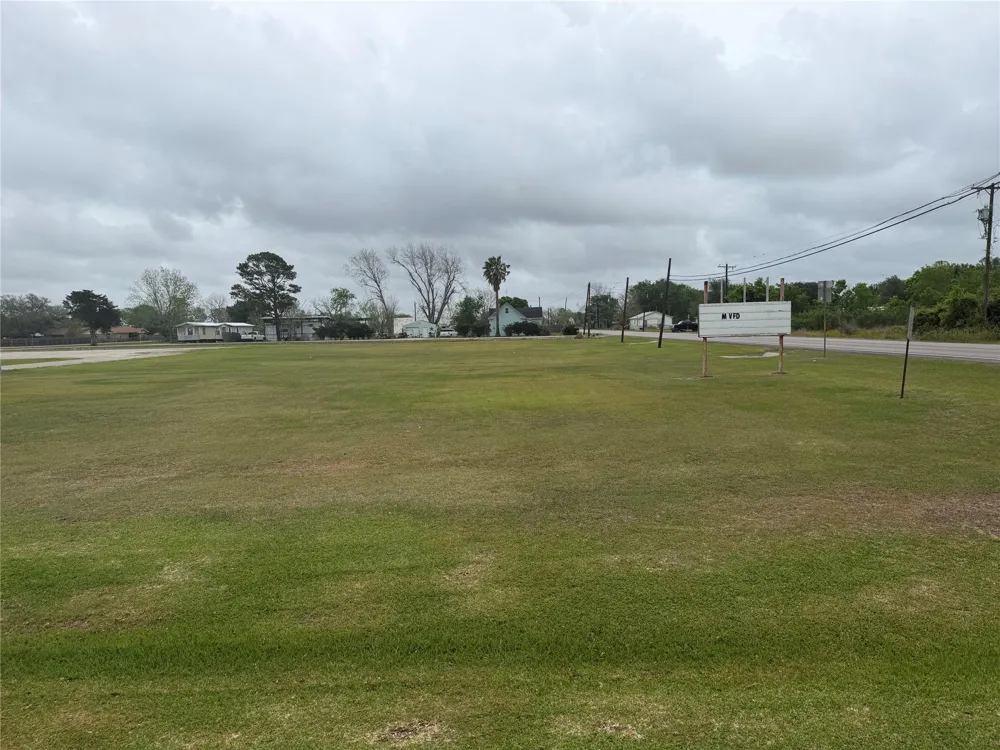 11 3rd Street Midfield, TX 77458