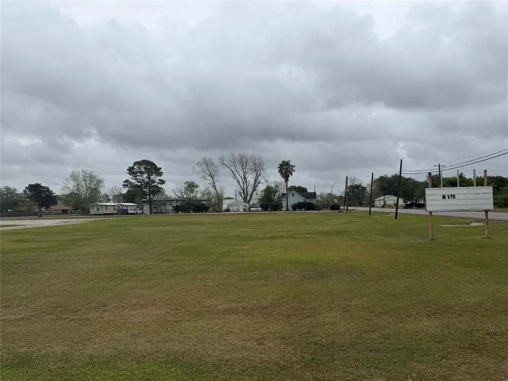 11 3rd Street Midfield, TX 77458
