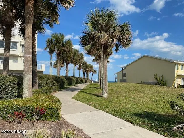 82 Calumet Avenue Ponce Inlet, FL 32127