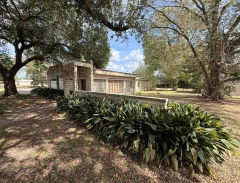 608 Travis Street