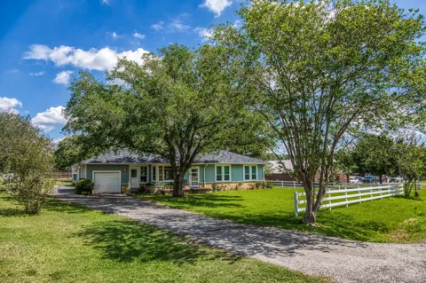 1524 Highway 159 W