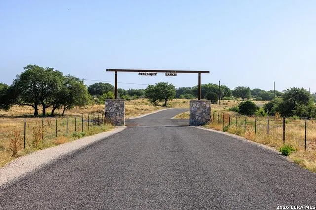 684 LESTER LN Junction, TX 76849
