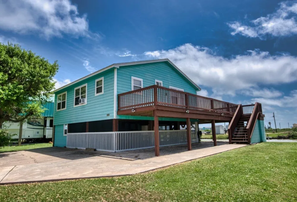 1249 County Road 202 Sargent, TX 77414