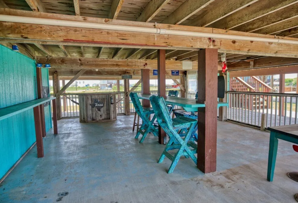 1249 County Road 202 Sargent, TX 77414