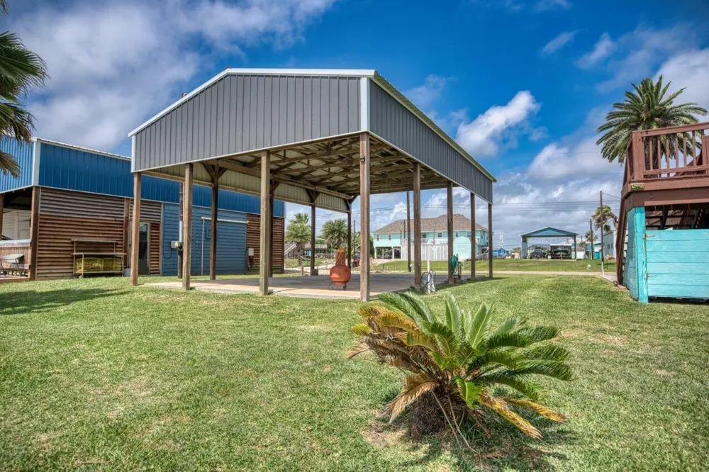 1249 County Road 202 Sargent, TX 77414