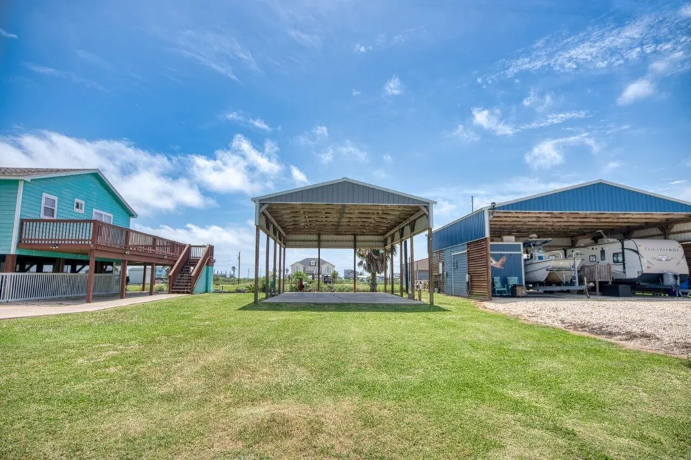 511 County Road 202 Sargent, TX 77414