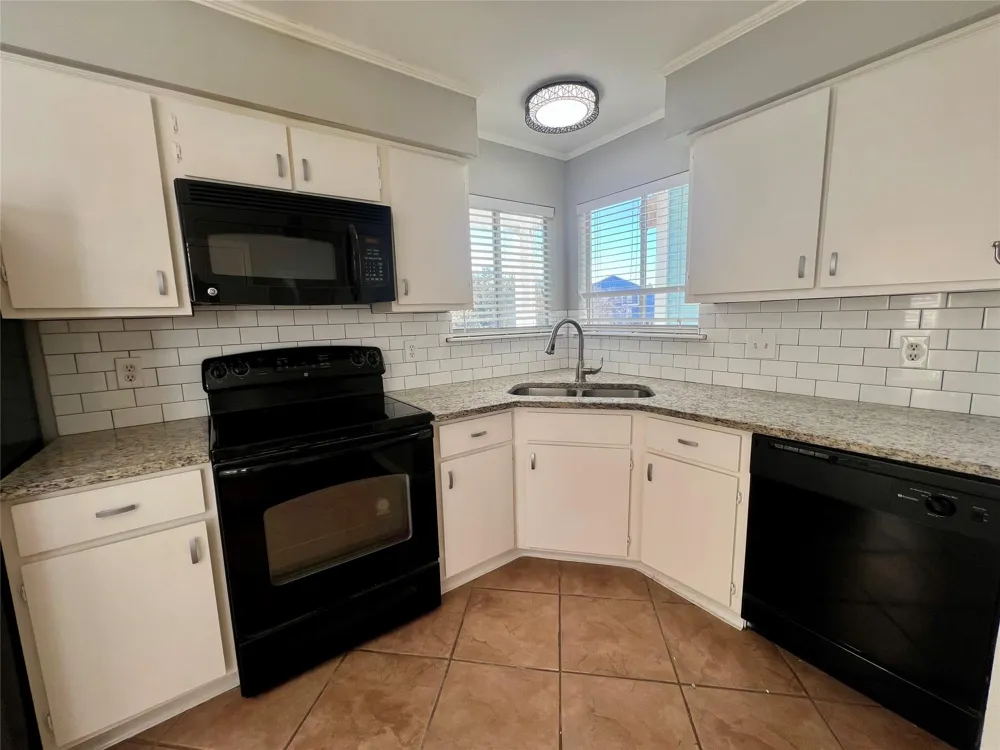18617 Egret Bay Boulevard #1001 Webster, TX 77058
