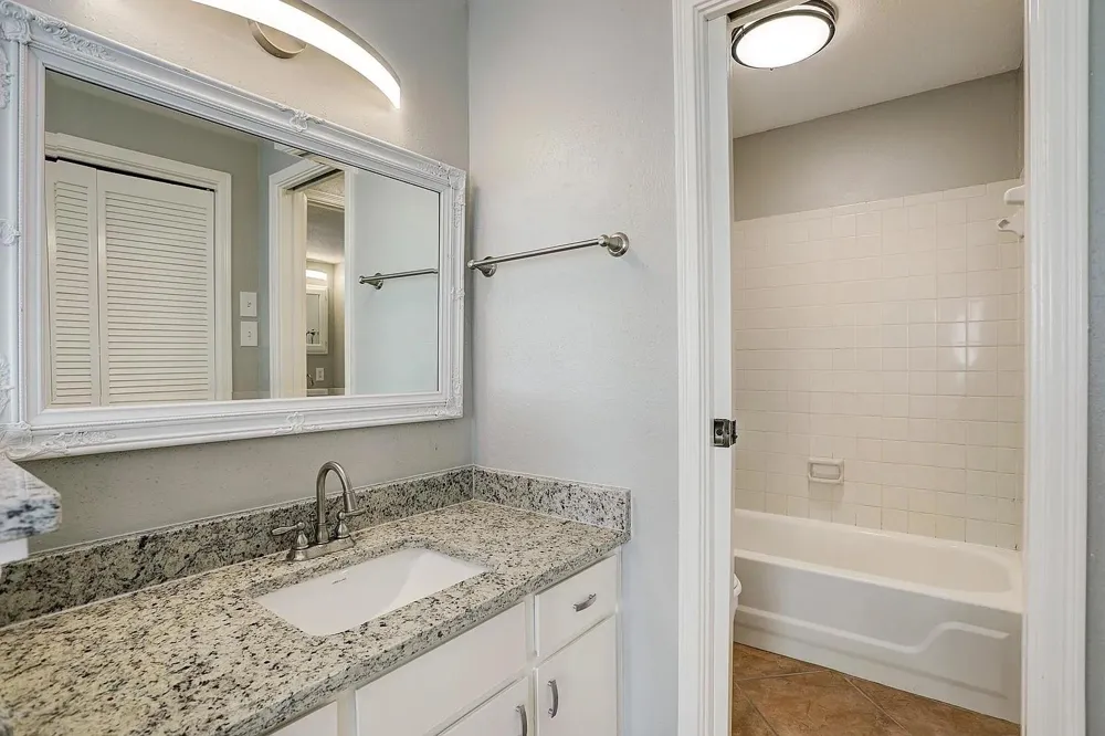 18617 Egret Bay Boulevard #1001 Webster, TX 77058