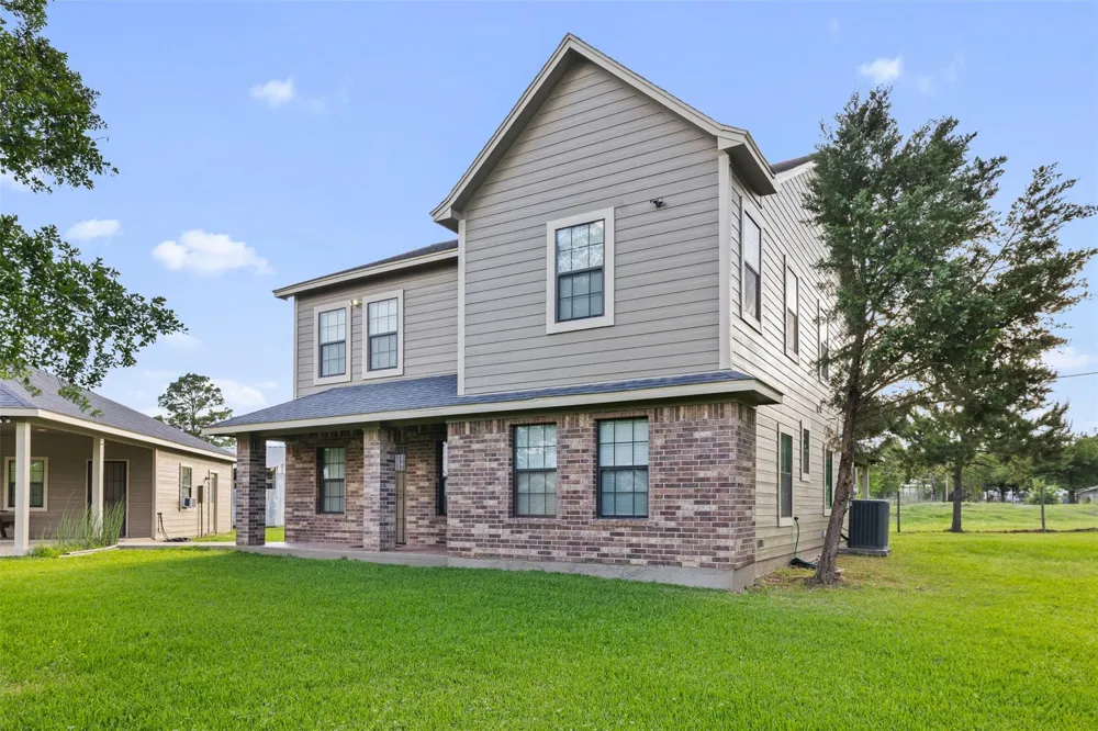 10269 Highway 90 Bedias, TX 77831